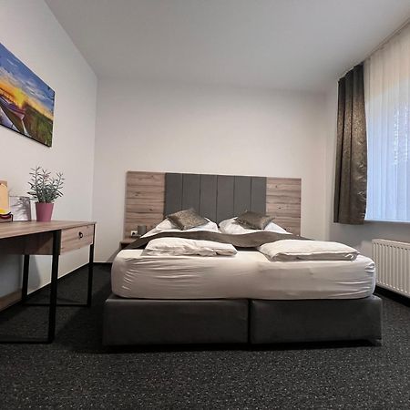 Hotel Dietrichsdorfer Hof Киль Экстерьер фото