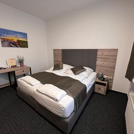Hotel Dietrichsdorfer Hof Киль Экстерьер фото