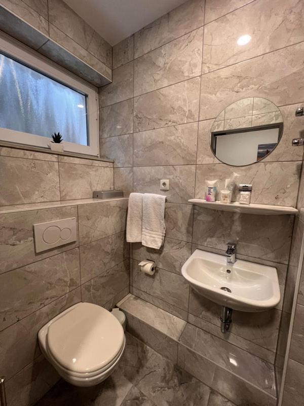 Hotel Dietrichsdorfer Hof Киль Экстерьер фото