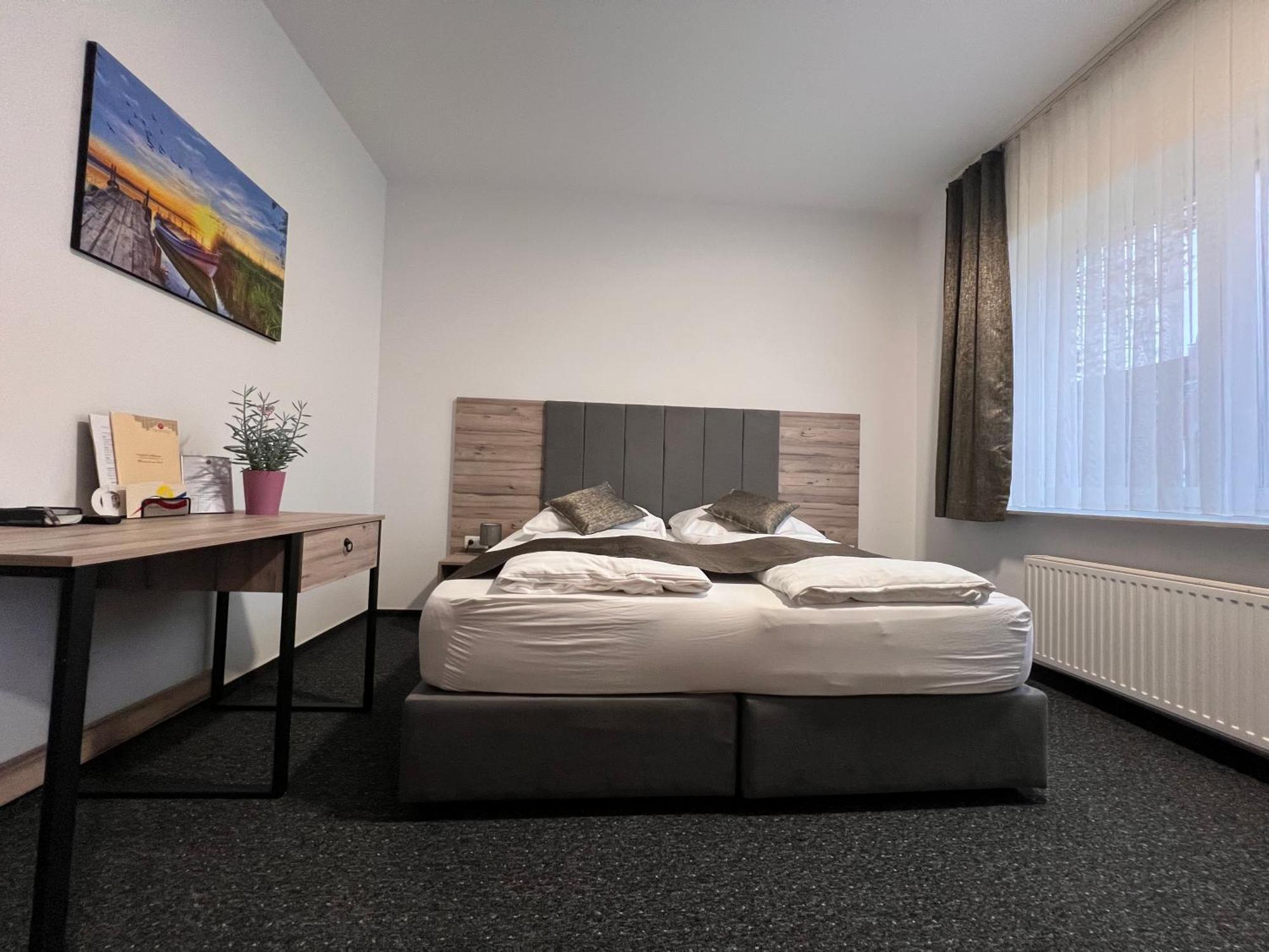 Hotel Dietrichsdorfer Hof Киль Экстерьер фото