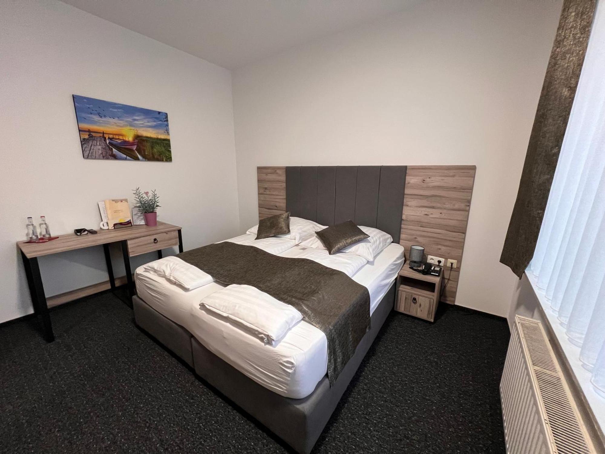 Hotel Dietrichsdorfer Hof Киль Экстерьер фото