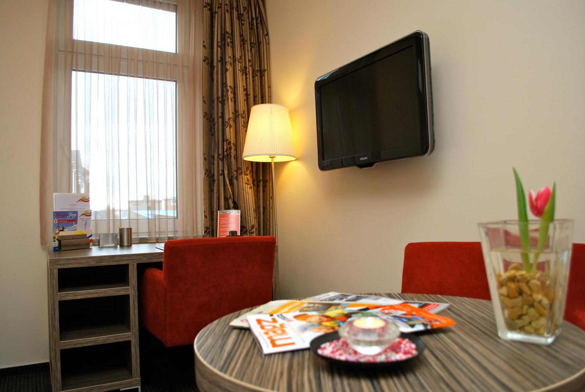 Hotel Dietrichsdorfer Hof Киль Экстерьер фото