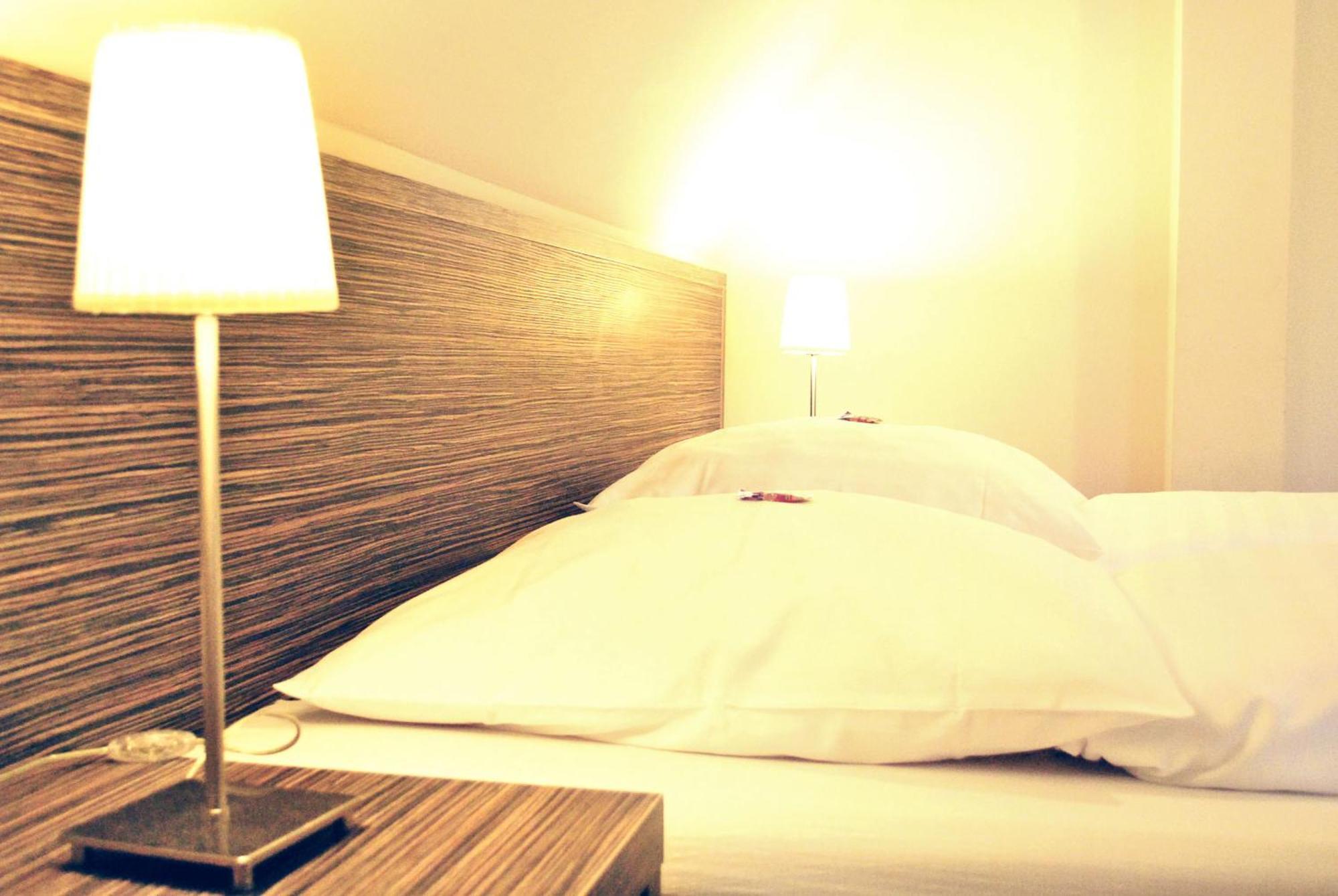 Hotel Dietrichsdorfer Hof Киль Экстерьер фото